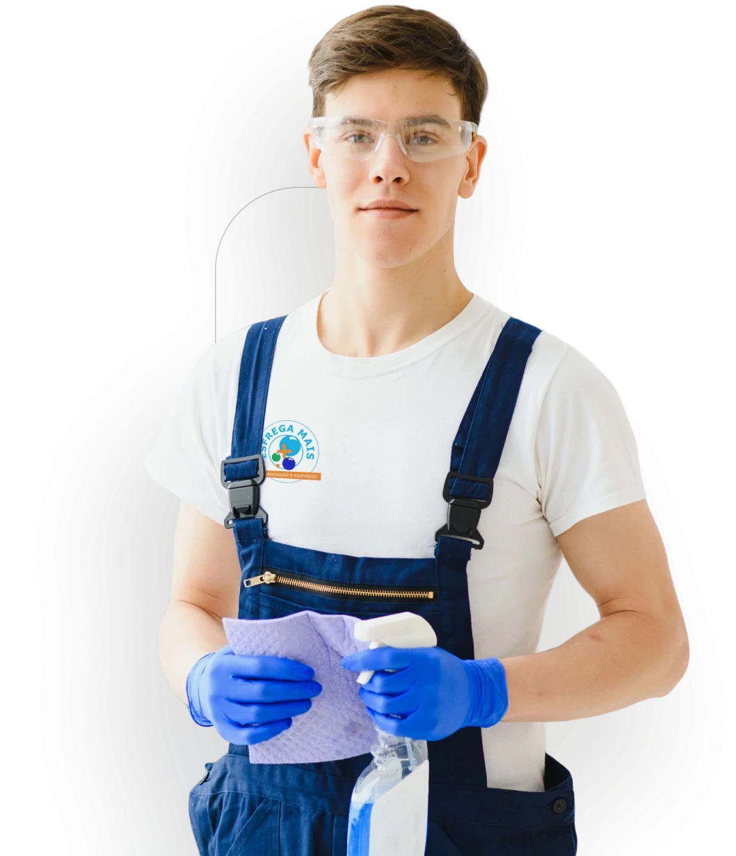 <em>ESPECIALISTAS EM</em> <br /><strong> LAVAGEM DE TAPETES E CORTINAS</strong>